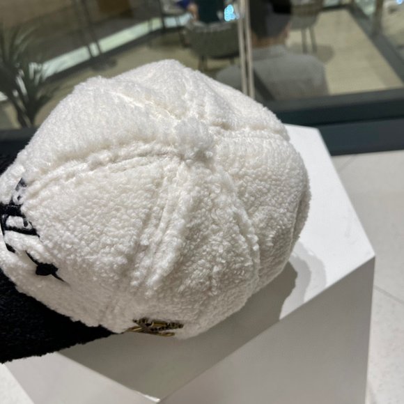 ?✨AUTHENTIC✨?Louis Vuitton hat main image 3